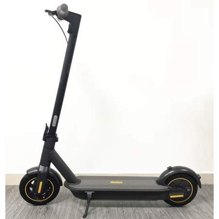 Ninebot Max G30 nemzetközi verzió - 45 km önállóság - 350 wattos motor - 15,3 óra akkumulátor - IPX7 Segway - Ninebot - 3 - Erős