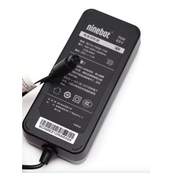 Caricatore Originale per Ninebot Mini S / Mini S Pro 63V 1.1A 70W Segway - Ninebot - 3 Compatibilita: per Ninebot Mini S e Mini 